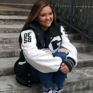 Meet your Posher, Hannah